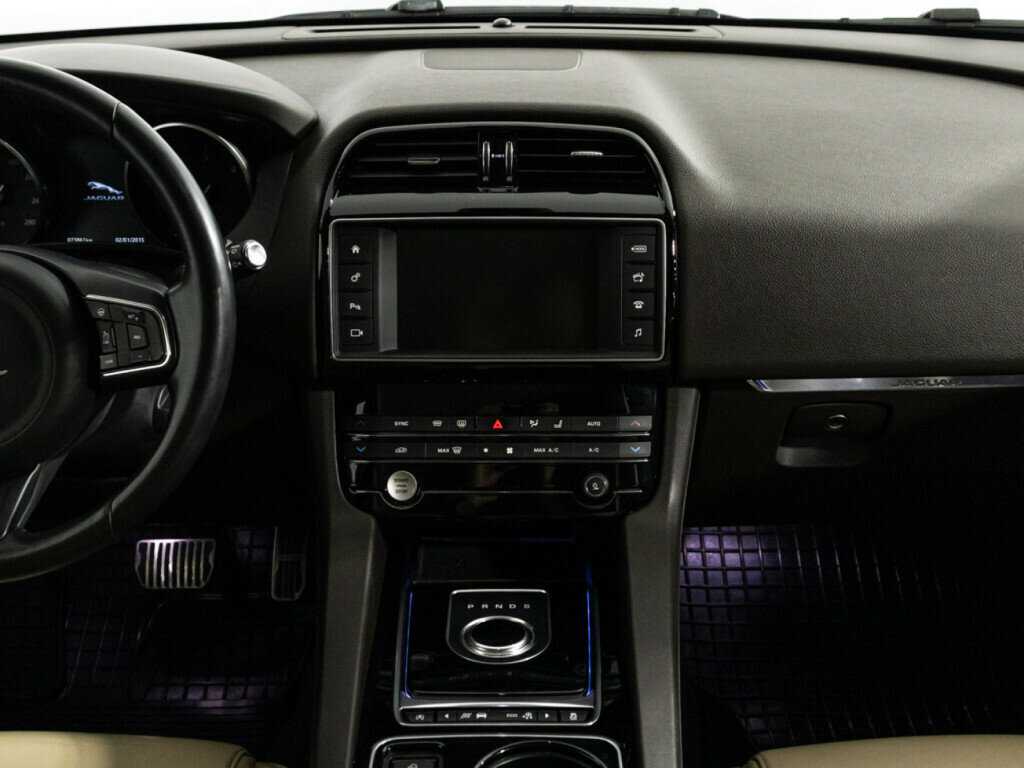 Jaguar F-Pace, 2017 Фото №13