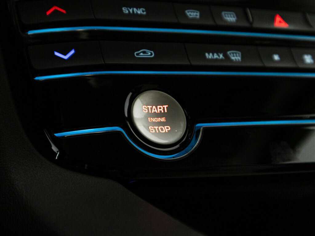 Jaguar F-Pace, 2017 Фото №17