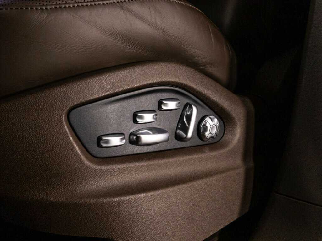 Porsche Cayenne Turbo, 2018 Фото №17