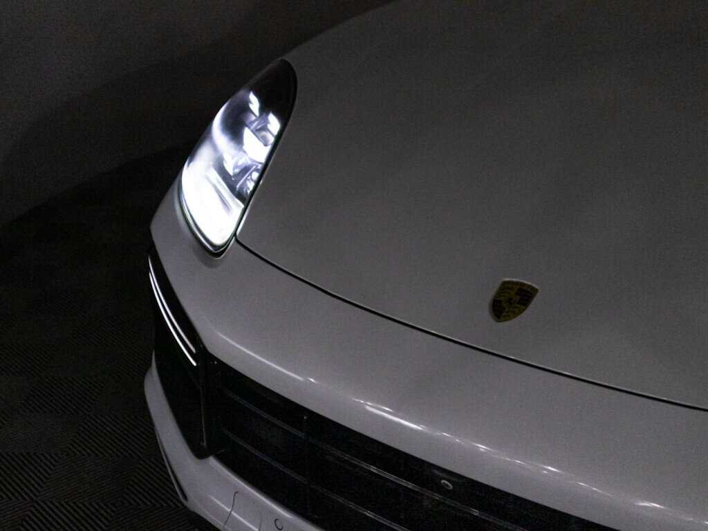 Porsche Cayenne Turbo, 2018 Фото №29