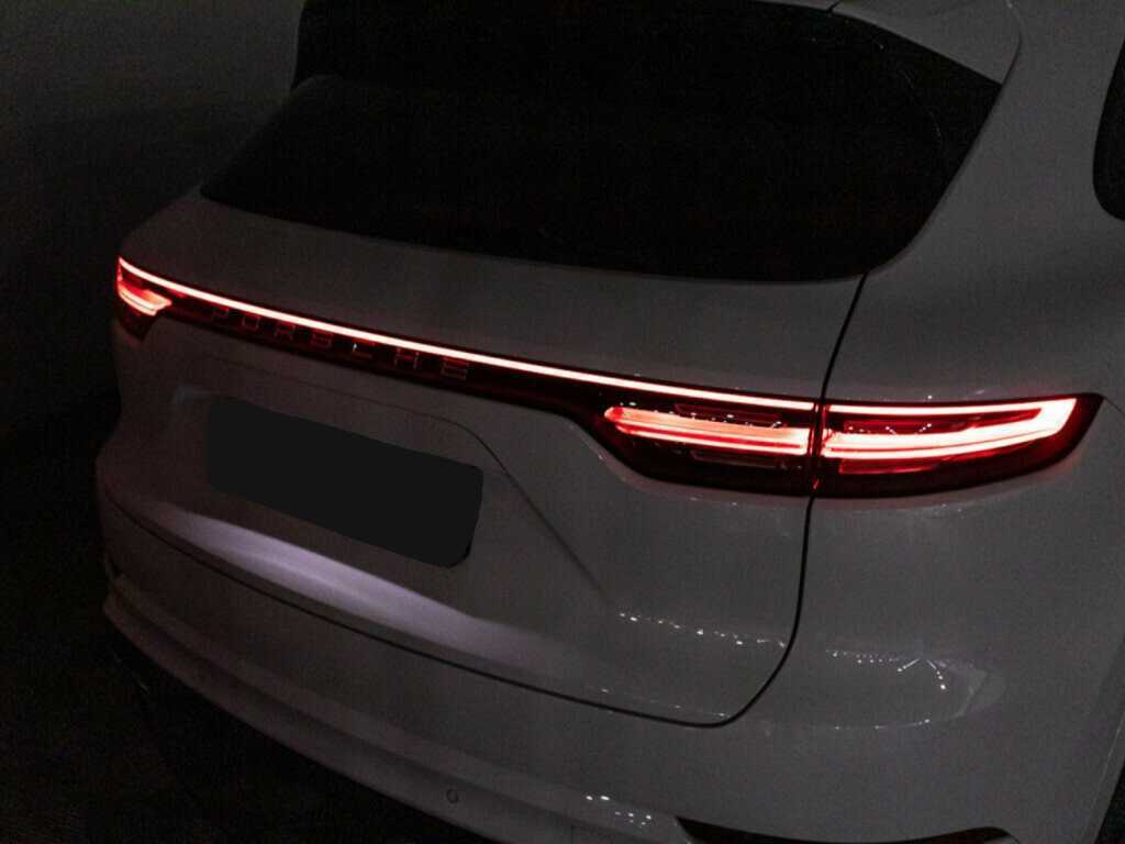 Porsche Cayenne Turbo, 2018 Фото №30