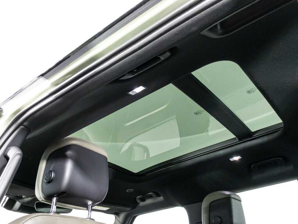 Land Rover Defender 110, 2021 Фото №16