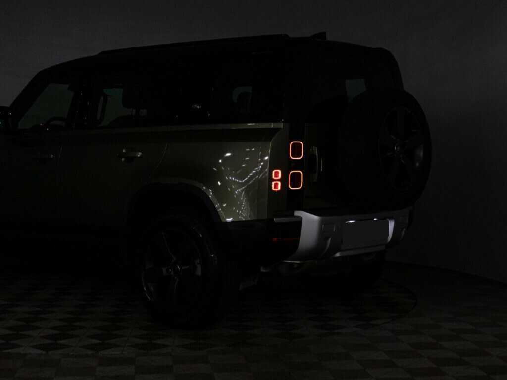 Land Rover Defender 110, 2021 Фото №29