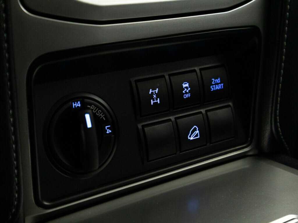 Toyota Land Cruiser Prado, 2022 Фото №19
