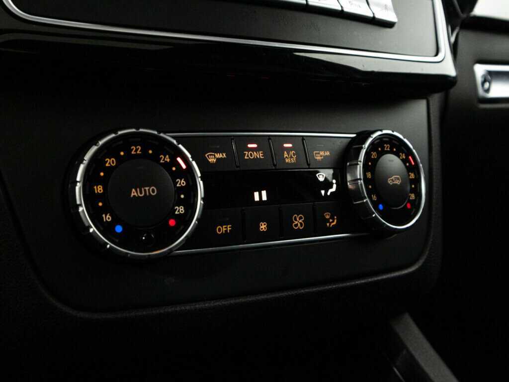 Mercedes-Benz GLE 300, 2017 Фото №18