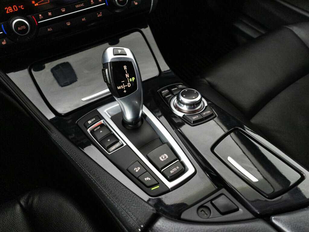 BMW 5 серии 525d xDrive, 2013 Фото №15