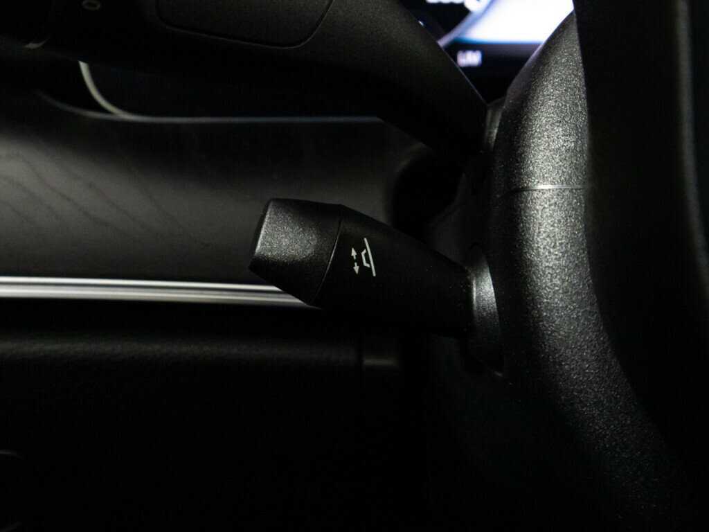 Mercedes-Benz E-Класс 200, 2019 Фото №20