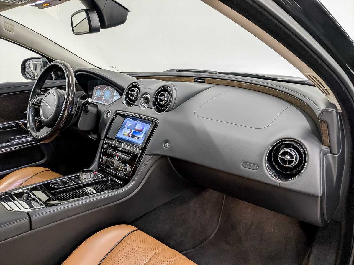 Jaguar XJ, 2017 Фото №11