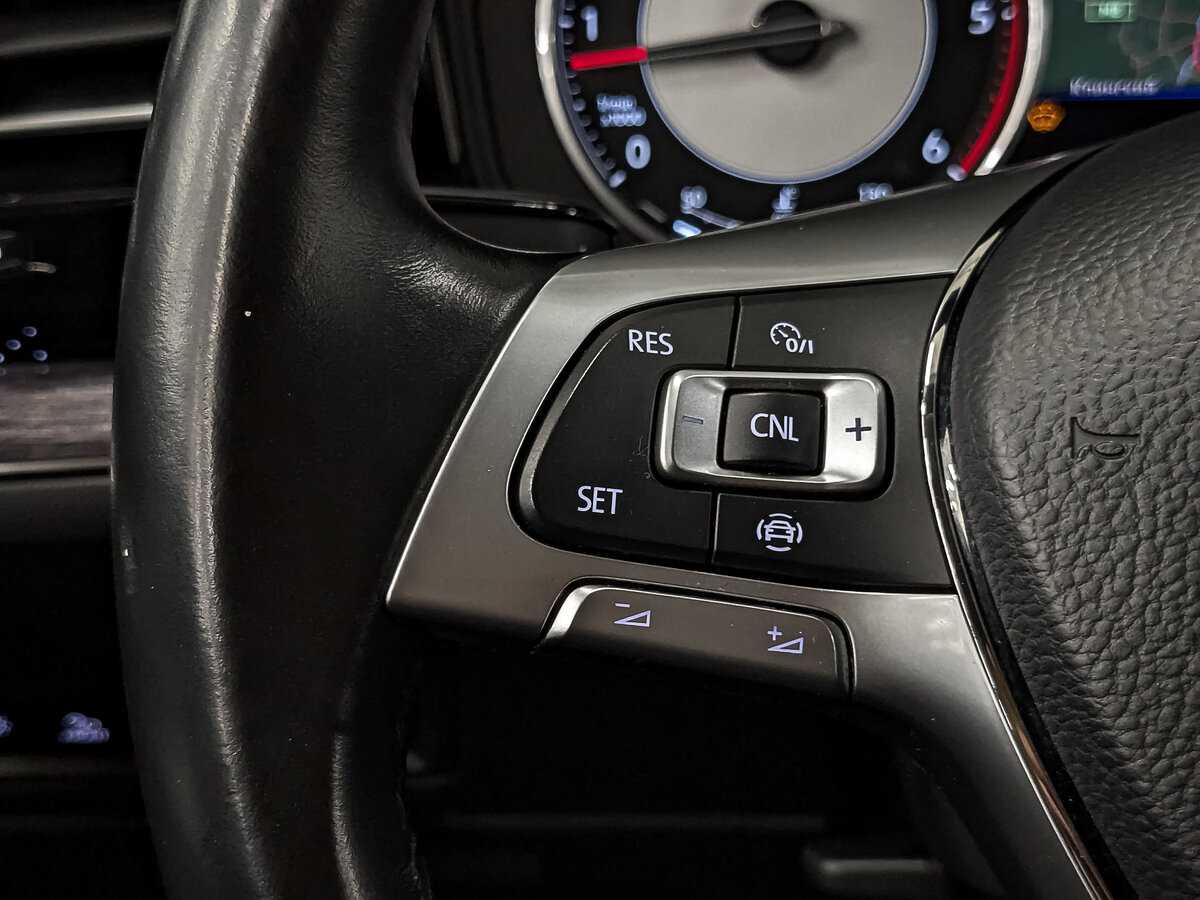 Volkswagen Touareg, 2018 Фото №27