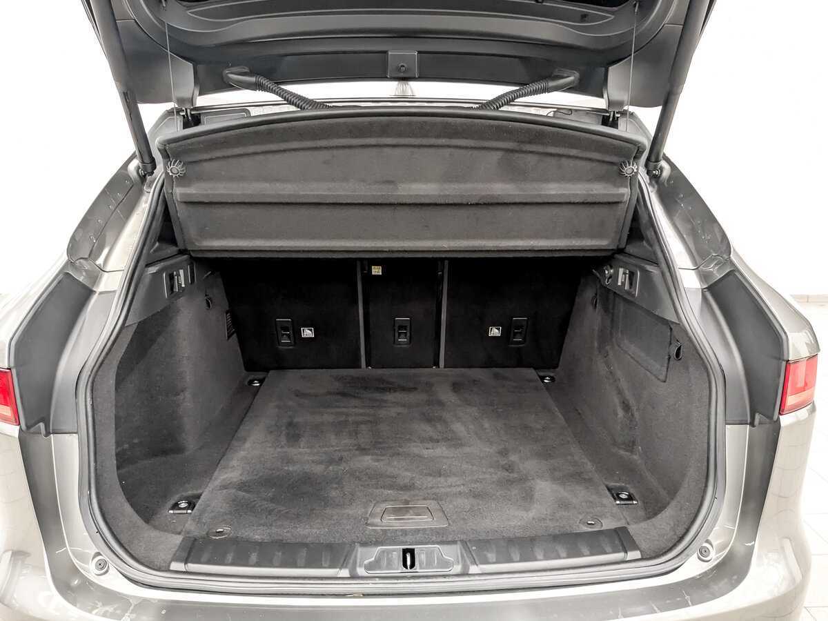 Jaguar F-Pace, 2018 Фото №10