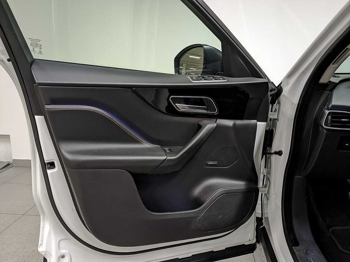 Jaguar F-Pace, 2018 Фото №17