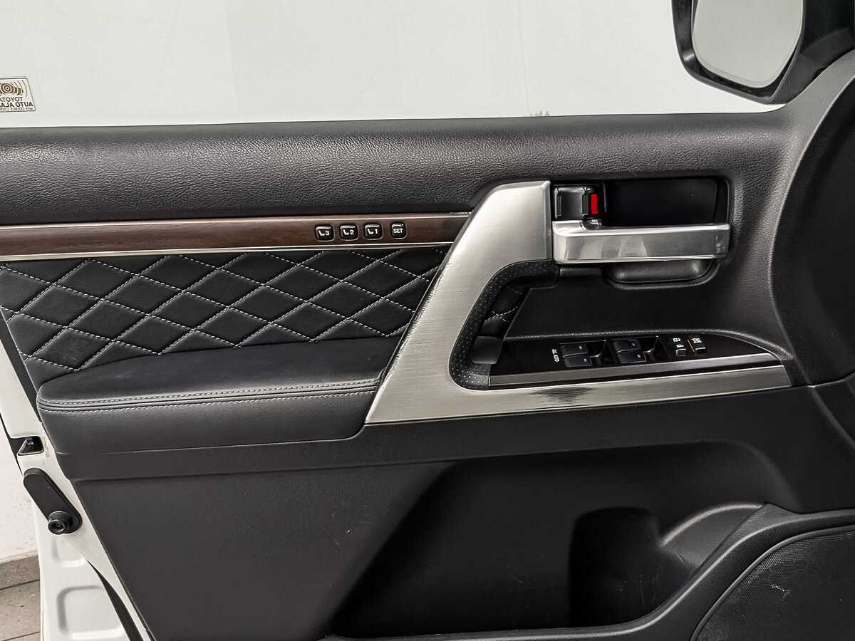 Toyota Land Cruiser, 2017 Фото №16