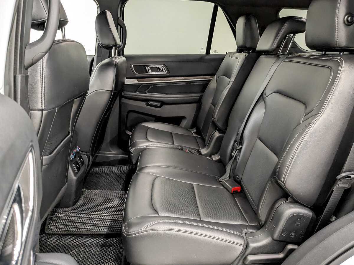 Ford Explorer, 2019 Фото №12