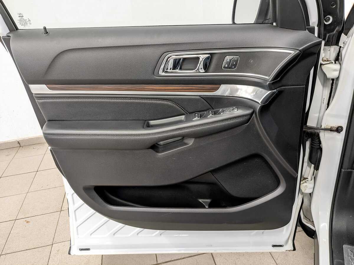 Ford Explorer, 2019 Фото №17