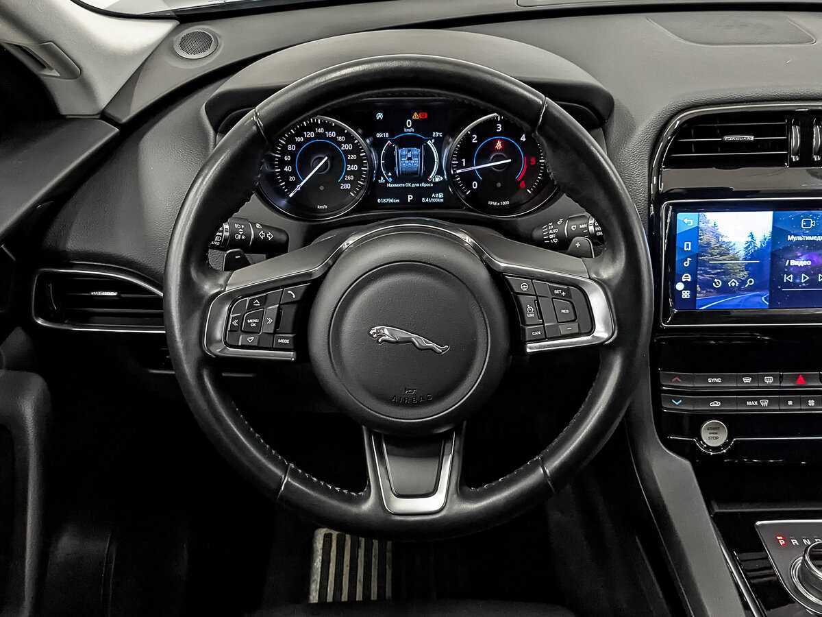 Jaguar F-Pace, 2018 Фото №19