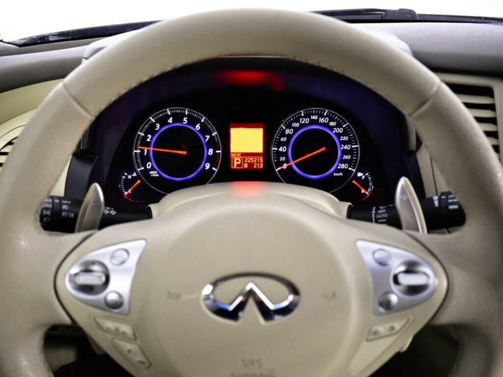 Infiniti FX37, 2011 Фото №11