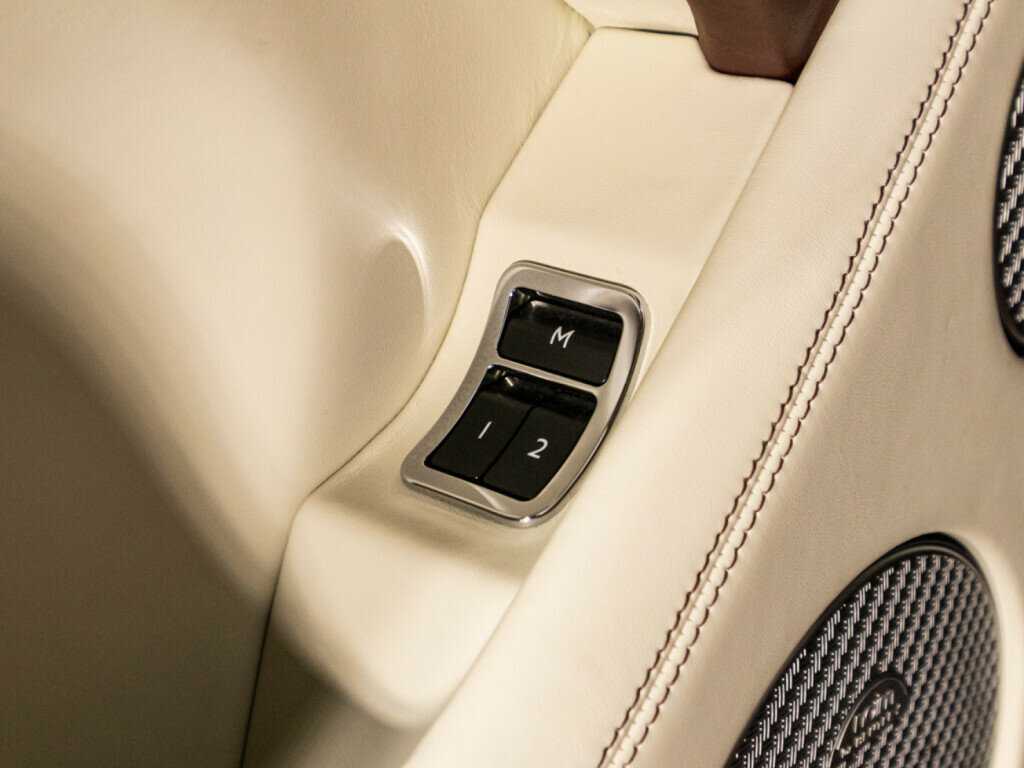 Bentley Bentayga Speed, 2020 Фото №21