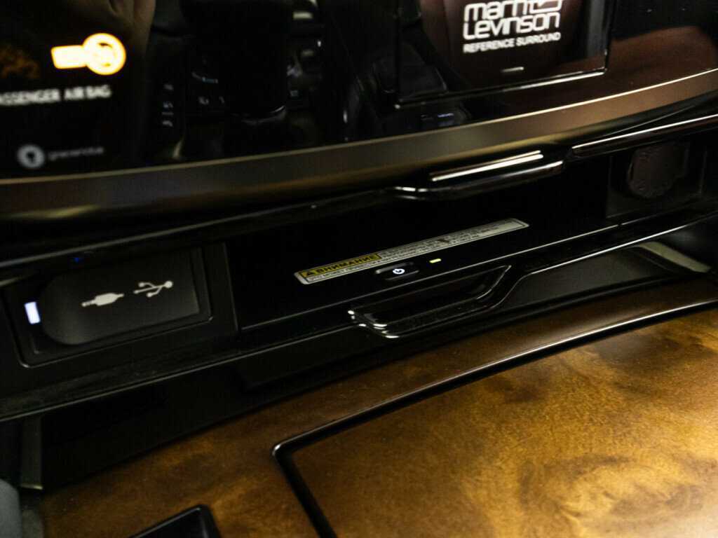 Lexus LX 570, 2018 Фото №25