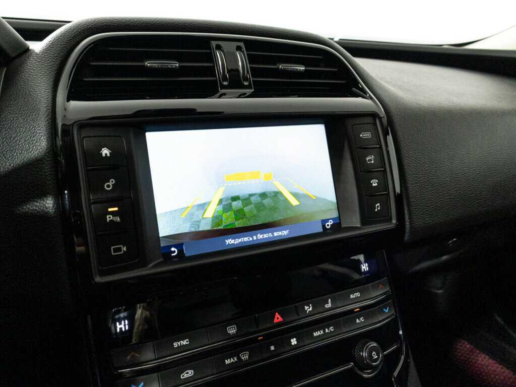 Jaguar XE, 2017 Фото №15