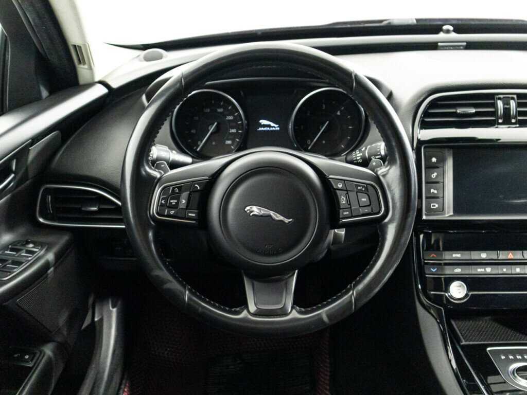 Jaguar XE, 2017 Фото №18