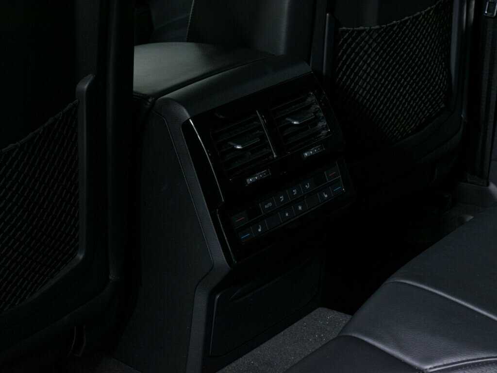 Volkswagen Touareg, 2019 Фото №20