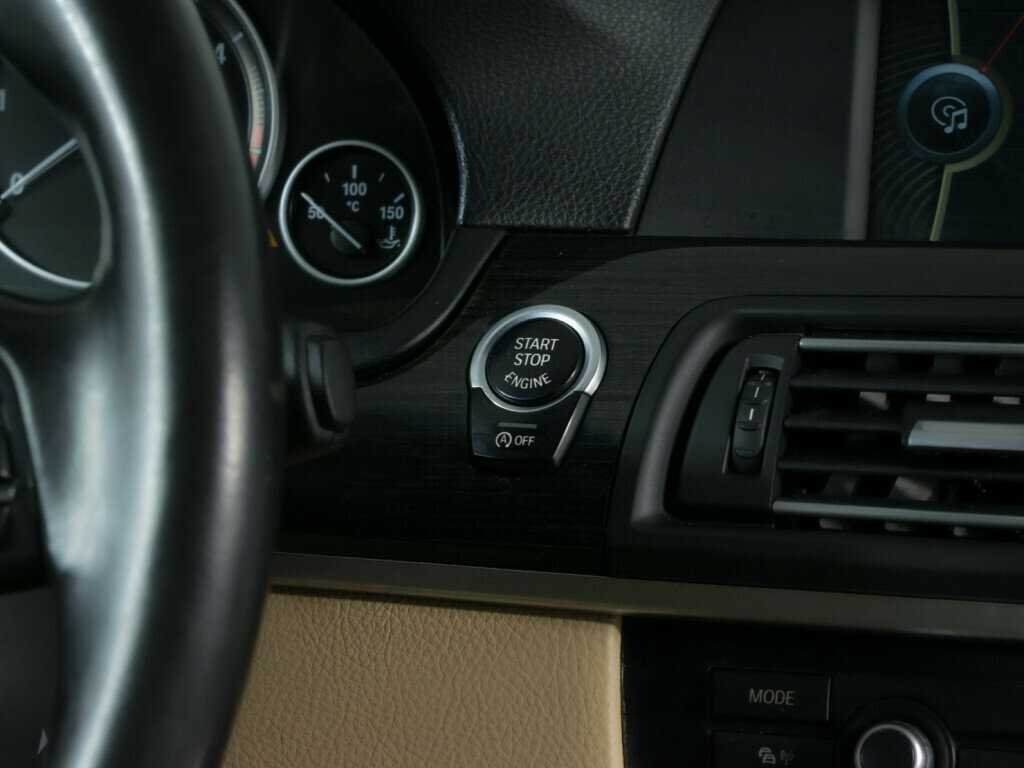 BMW 5 серии 530d xDrive, 2011 Фото №15