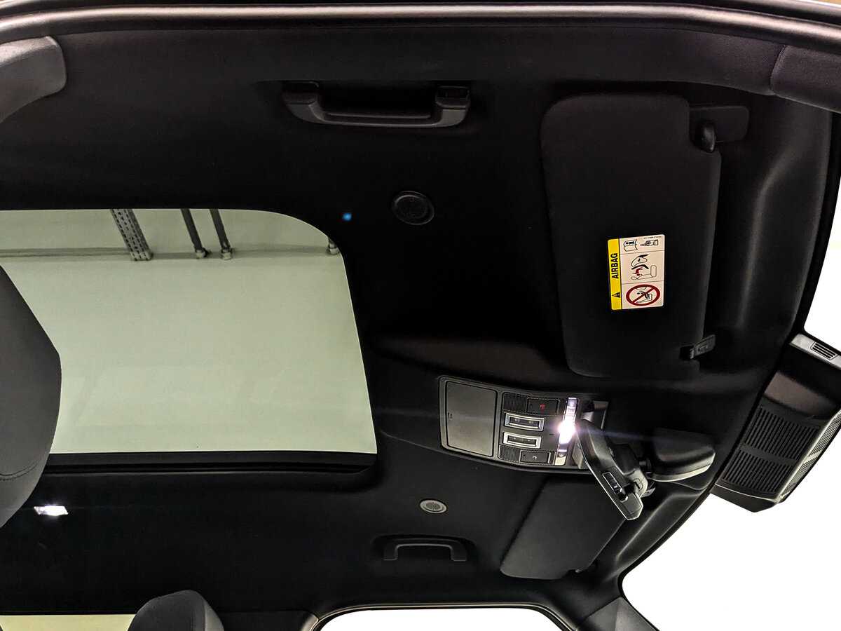 Land Rover Defender 110, 2021 Фото №19