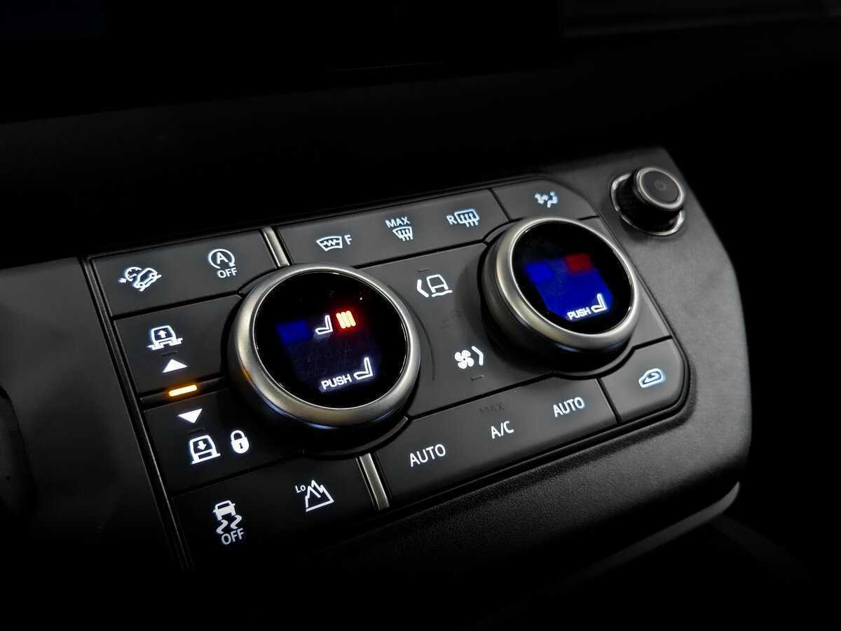 Land Rover Defender 110, 2021 Фото №22