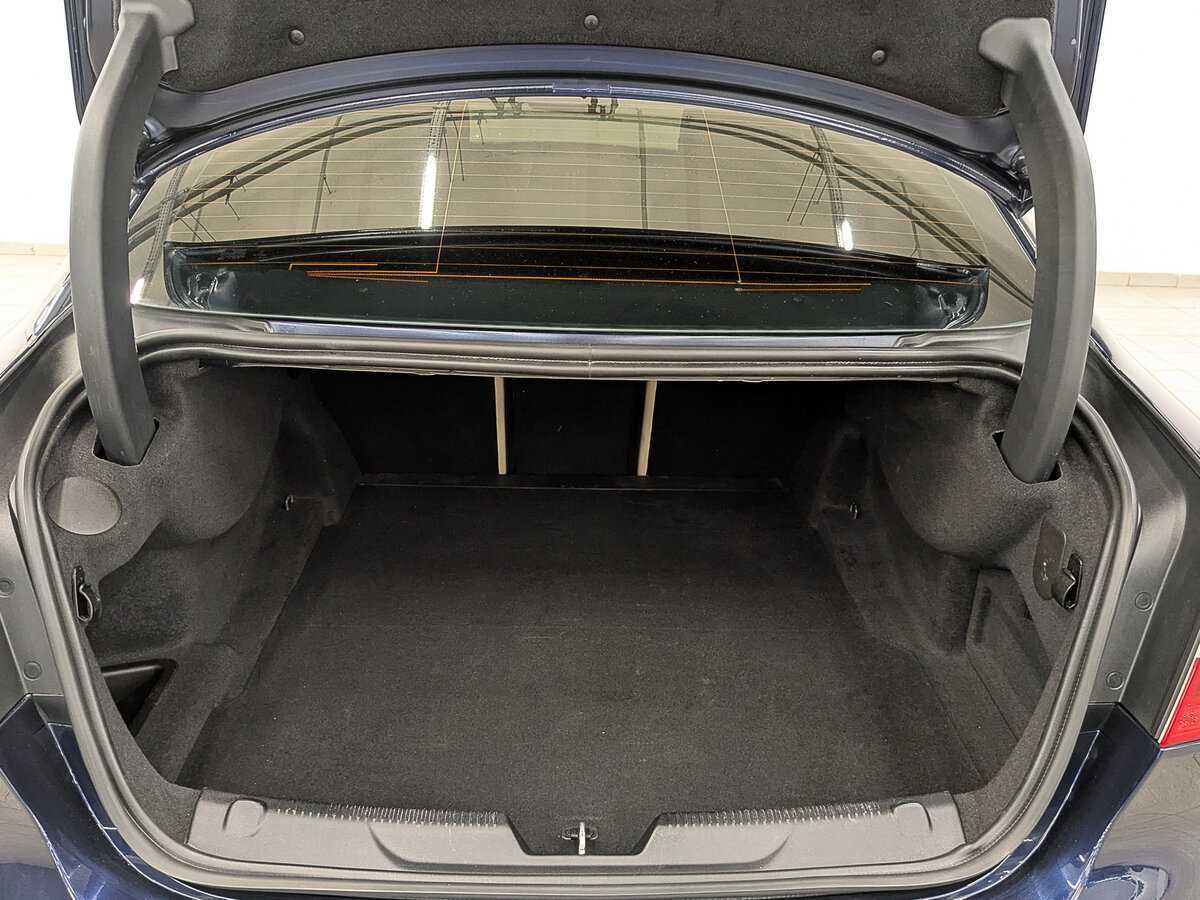 Jaguar XE, 2017 Фото №10