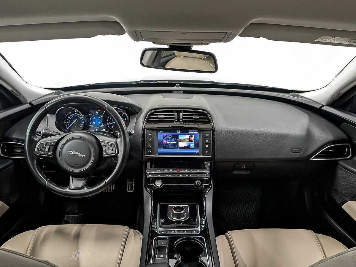 Jaguar XE, 2017 Фото №12