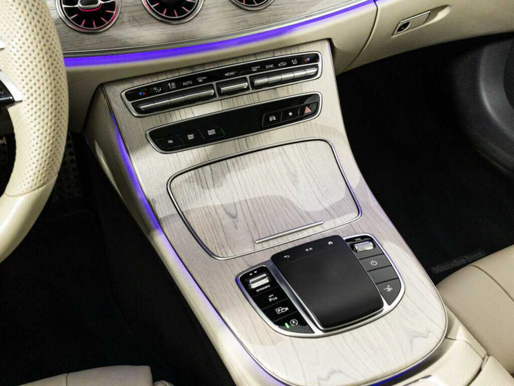 Mercedes-Benz E-Класс 200, 2021 Фото №22