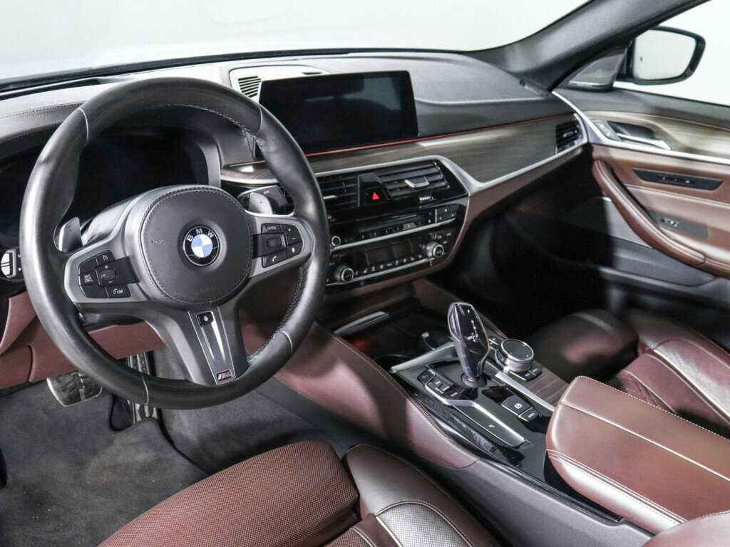 BMW 5 серии 530d xDrive, 2018 Фото №12