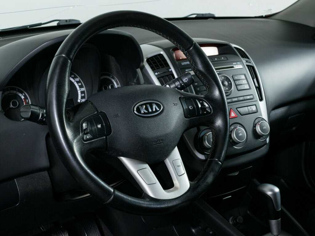 Kia Ceed, 2011 Фото №12