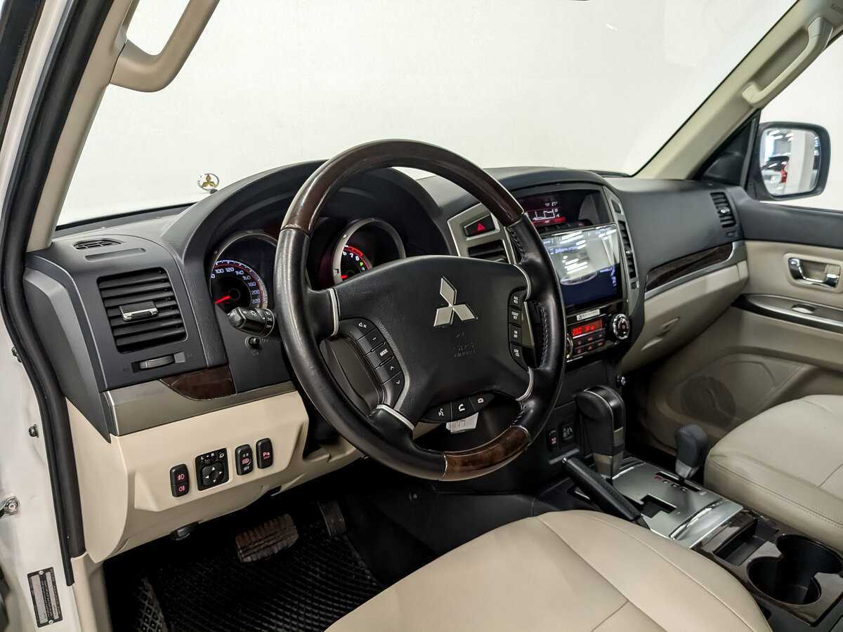 Mitsubishi Pajero, 2020 Фото №16