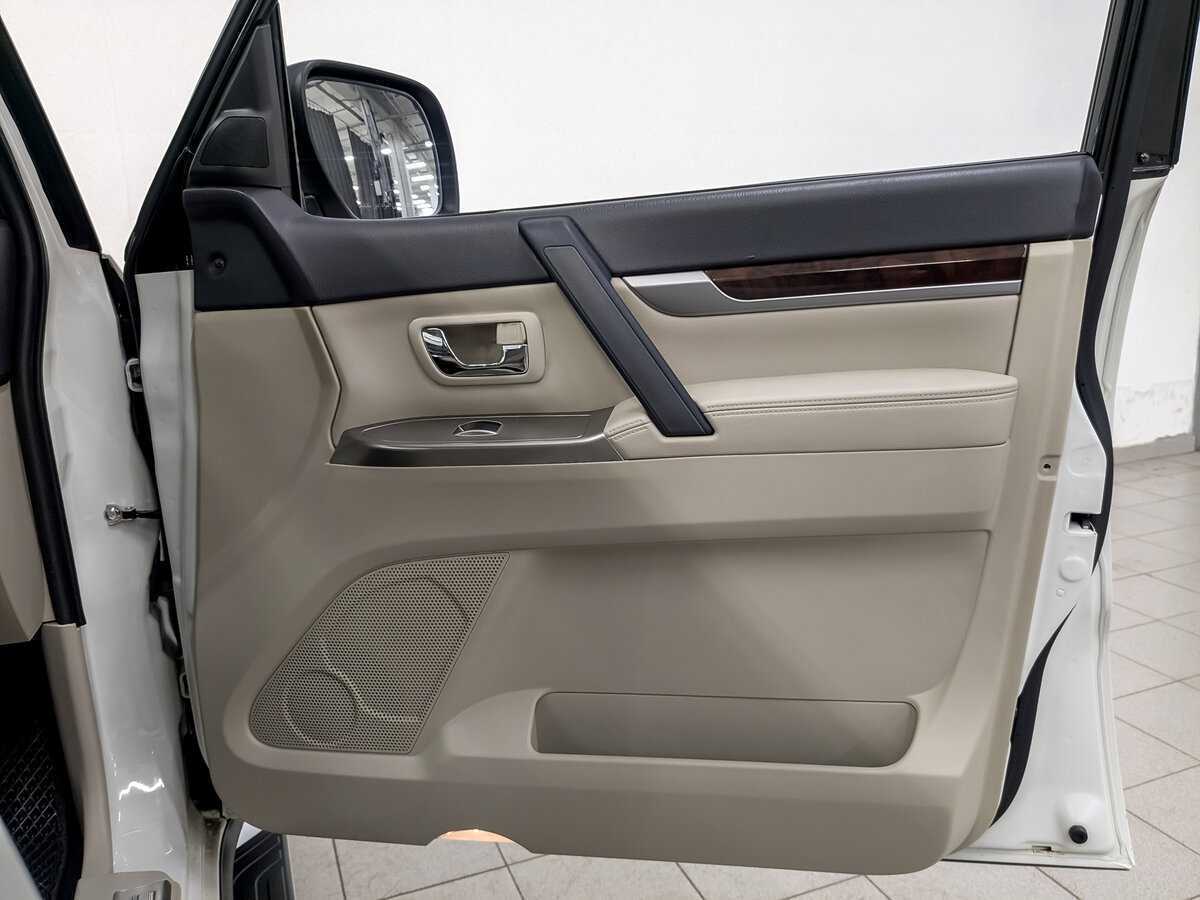 Mitsubishi Pajero, 2020 Фото №25