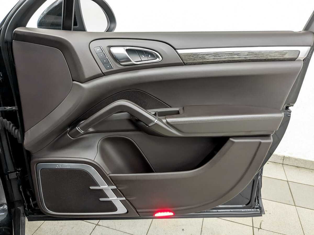 Porsche Cayenne Turbo, 2012 Фото №26