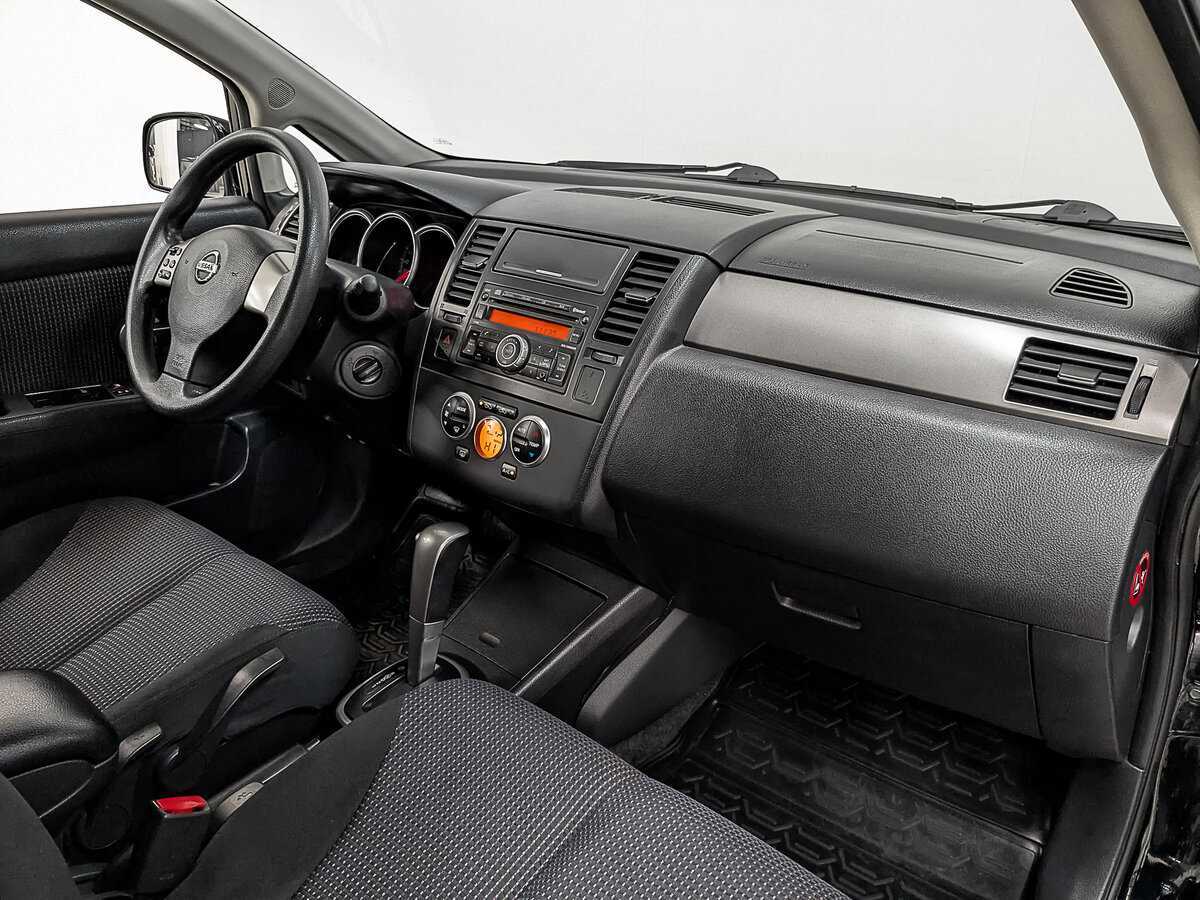 Nissan Tiida, 2010 Фото №13