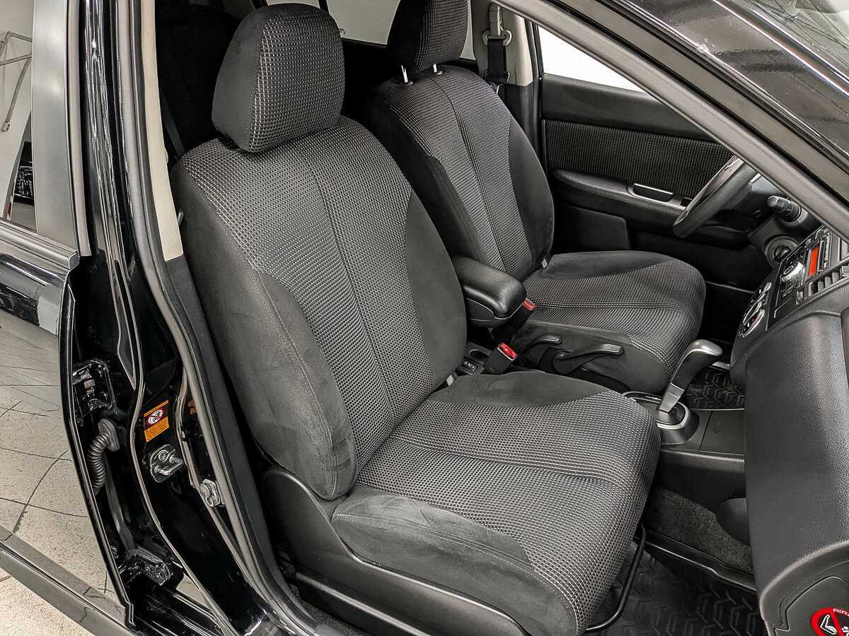 Nissan Tiida, 2010 Фото №23