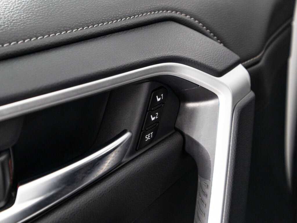 Toyota RAV4, 2022 Фото №17