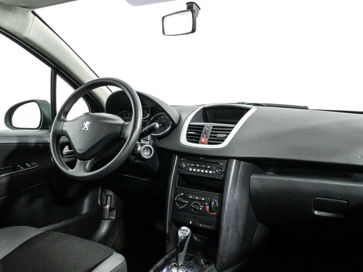 Peugeot 207, 2008 Фото №9