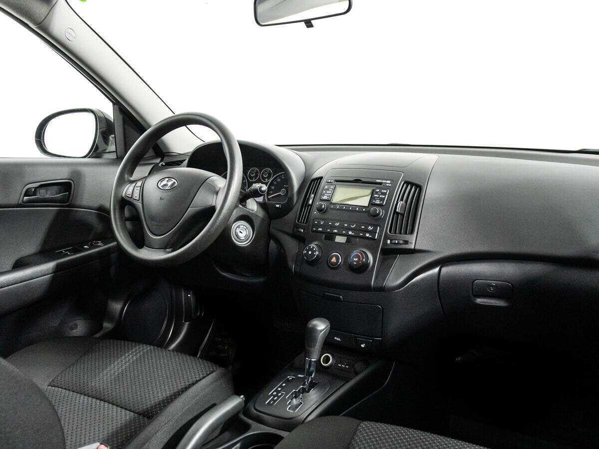 Hyundai i30, 2010 Фото №9