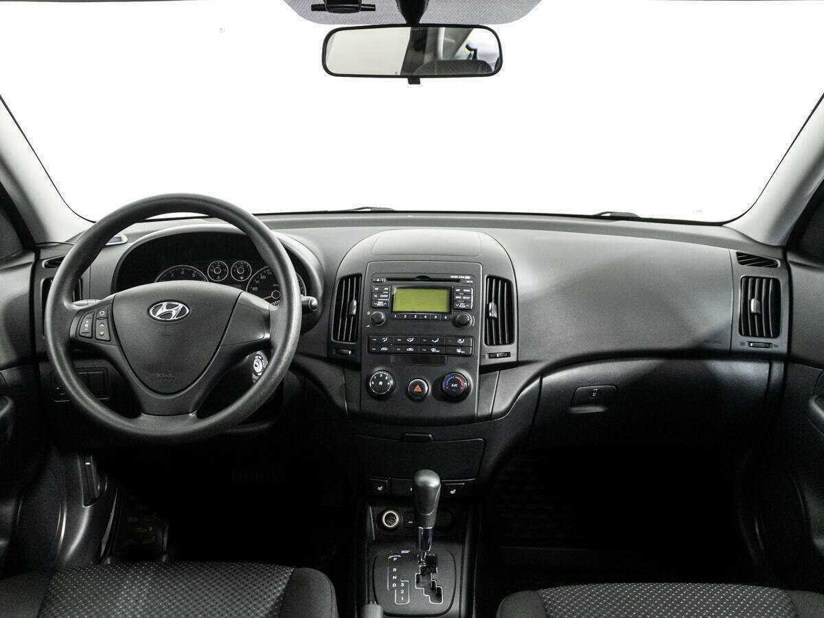 Hyundai i30, 2010 Фото №13