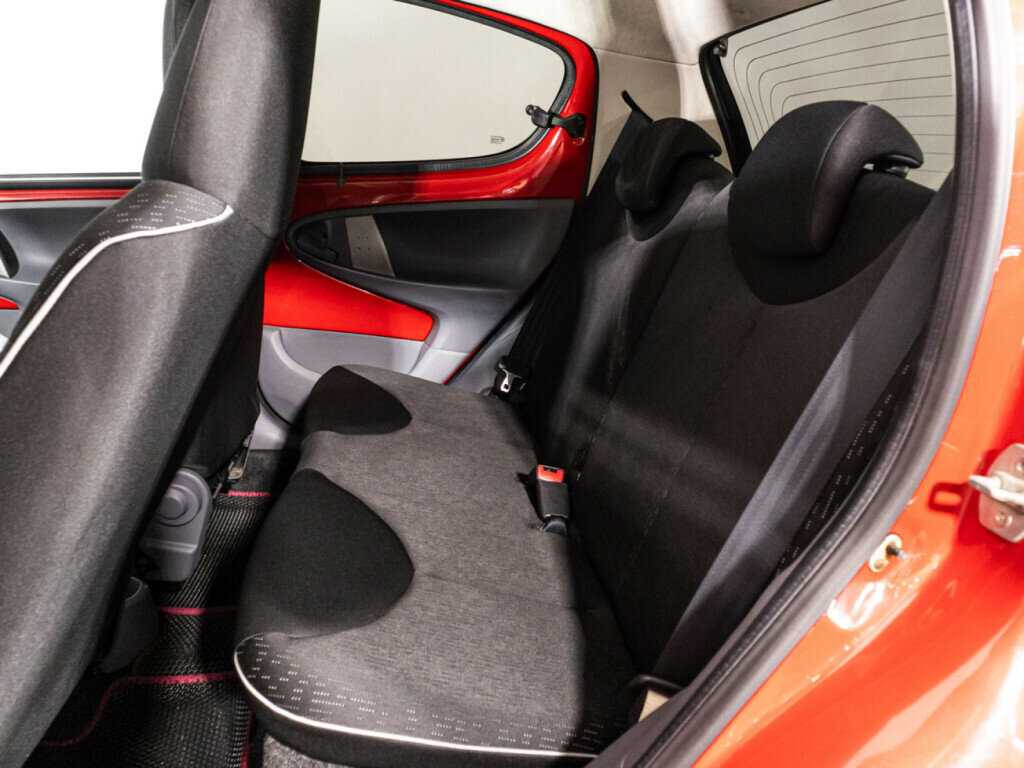 Peugeot 107, 2010 Фото №10