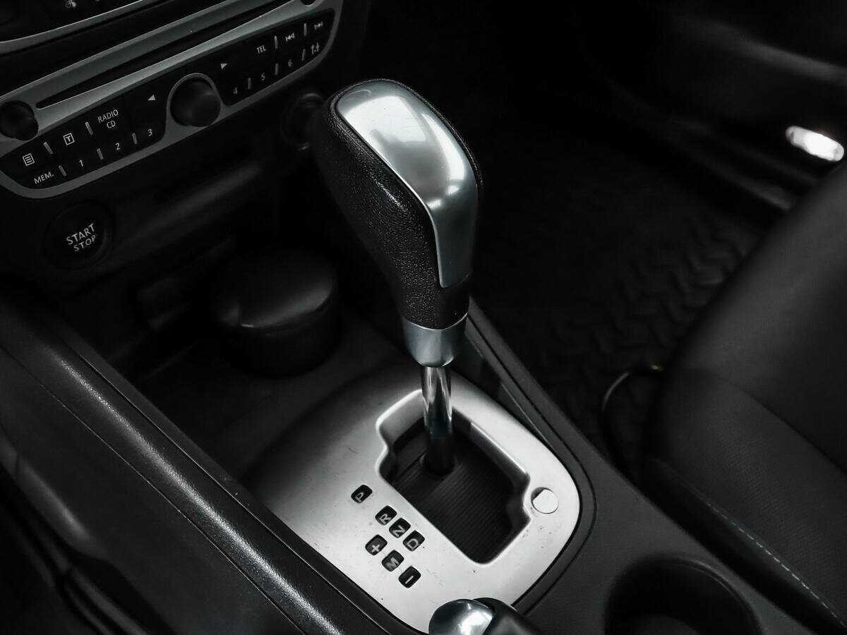 Renault Fluence, 2011 Фото №10