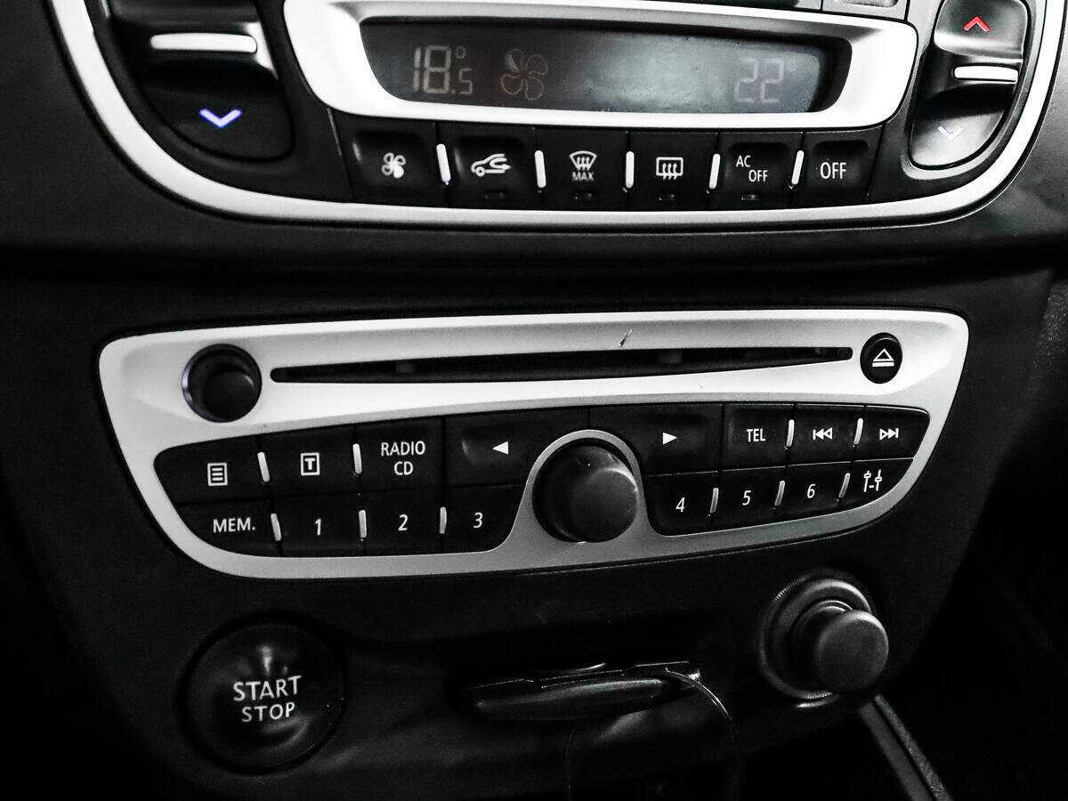 Renault Fluence, 2011 Фото №14