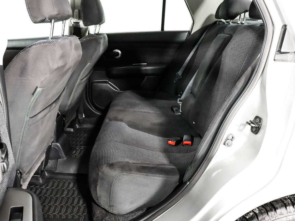 Nissan Tiida, 2011 Фото №8