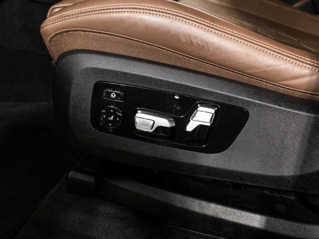 BMW X7 M50d, 2020 Фото №23
