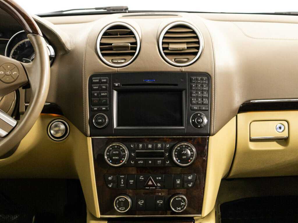 Mercedes-Benz GL-Класс 500, 2010 Фото №14