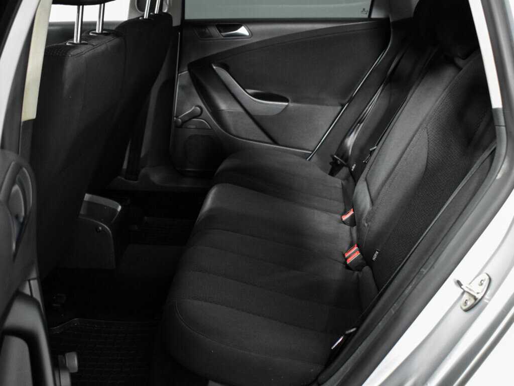 Volkswagen Passat, 2008 - 286 400 км. | Фото №7
