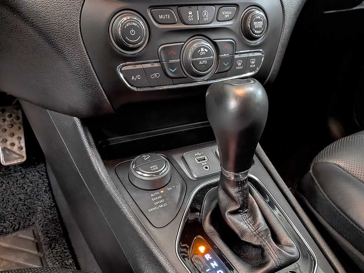 Jeep Cherokee, 2019 Фото №25